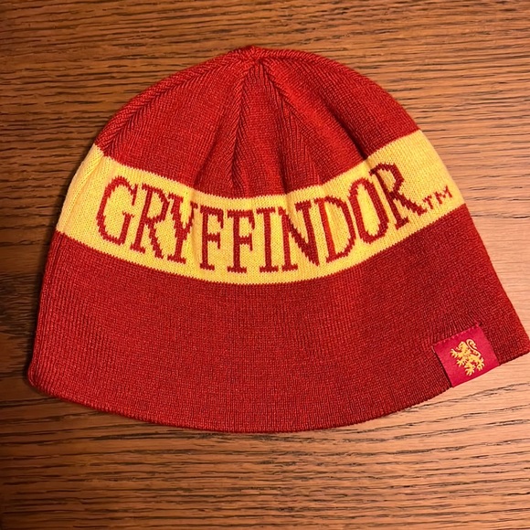 NWOT Harry Potter Griffindor Beanie Hat. - Picture 4 of 4